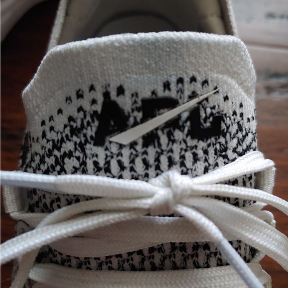 APL Techloom Sneakers - white (size 6) - Picture 3 of 7